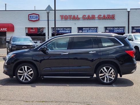 Used 2017 Honda Pilot Elite image 2