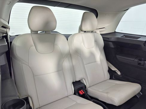 Used 2020 Volvo XC90 T6 Momentum image 39