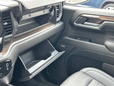 Used 2024 Chevrolet Silverado 1500 LT Trail Boss w/ Convenience Package II AWD/4WD image 32