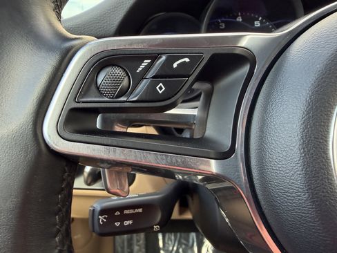 Certified 2019 Porsche Macan image 35