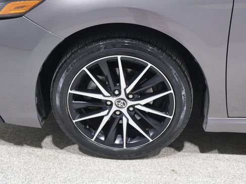 Used 2022 Toyota Camry SE w/ Convenience Package FWD image 8