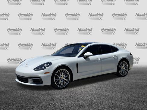 Used 2018 Porsche Panamera image 9