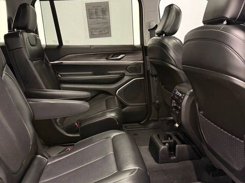 Used 2021 Jeep Grand Cherokee L Limited w/ Luxury Tech Group II image 21