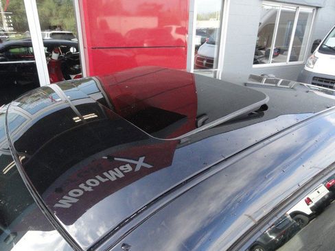 Used 2019 Dodge Challenger R/T w/ Blacktop Package image 10