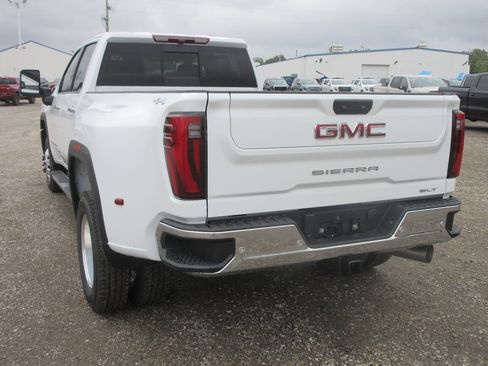 New 2026 GMC Sierra 3500 SLT w/ SLT Premium Package image 9