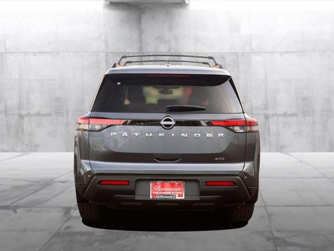 New 2025 Nissan Pathfinder SV image 6