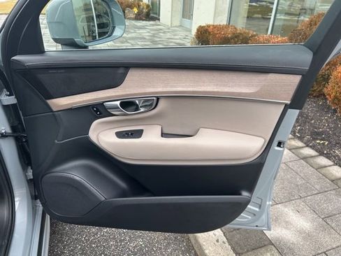 Used 2025 Volvo XC90 B5 Plus image 15
