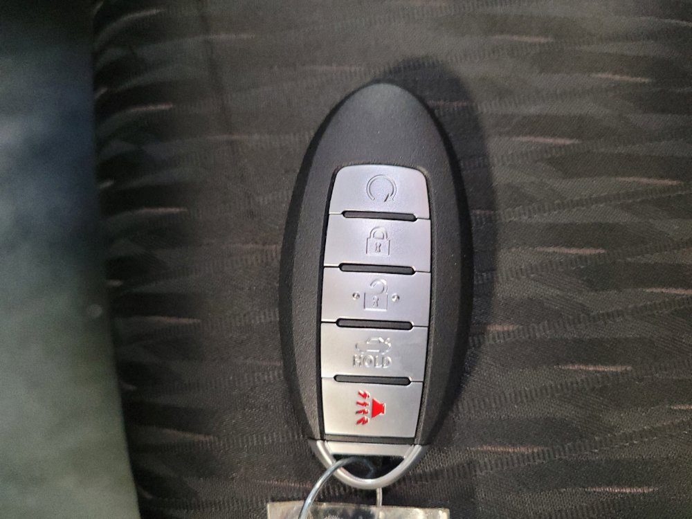 Used 2020 Nissan Rogue SV w/ Premium Package FWD image 32