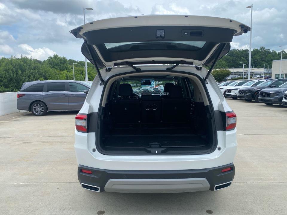 Certified 2025 Honda Pilot Touring image 18