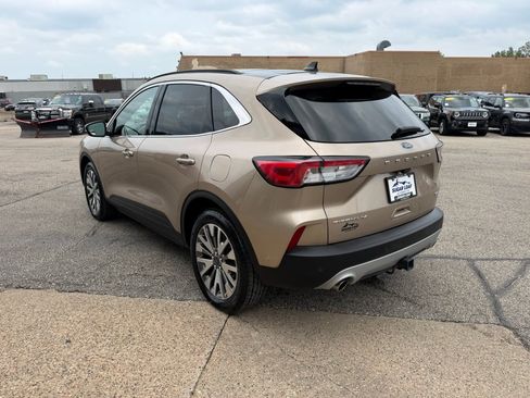 Used 2020 Ford Escape Titanium w/ Titanium Premium Package 2.0 AWD/4WD image 6