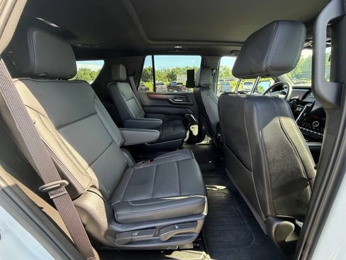 Used 2026 GMC Yukon Denali w/ Sun & Power Step Package AWD/4WD image 12