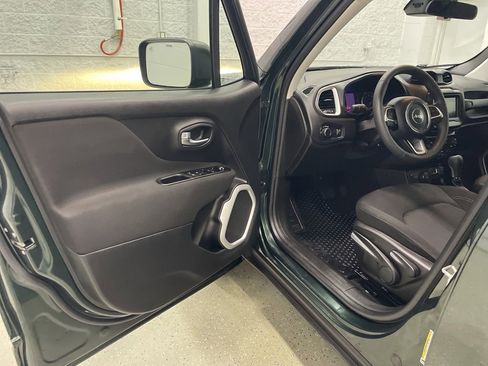 Used 2021 Jeep Renegade Sport image 10