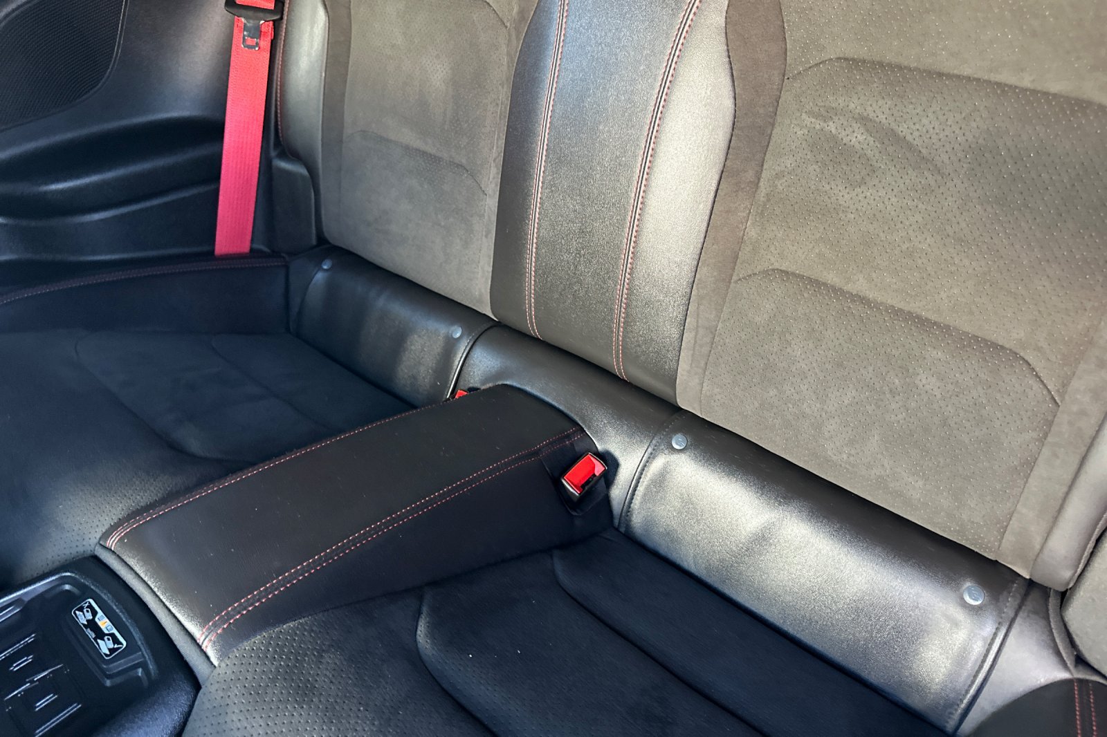 Used 2021 Chevrolet Camaro ZL1 RWD image 14