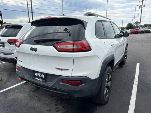 Used 2014 Jeep Cherokee Trailhawk w/ Leather Interior Group AWD/4WD image 3