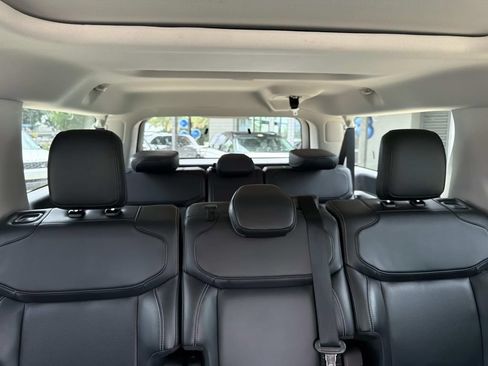 Used 2025 Ford Expedition Max Platinum AWD/4WD image 13