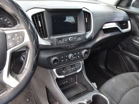 Used 2022 GMC Terrain SLE w/ Driver Convenience Package FWD image 8