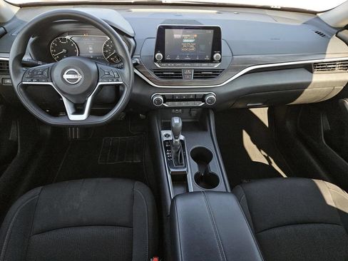 Used 2025 Nissan Altima 2.5 SV FWD image 22