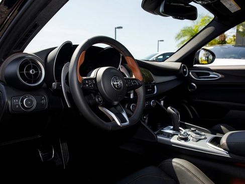 New 2025 Alfa Romeo Giulia w/ Driving Assist Package image 22