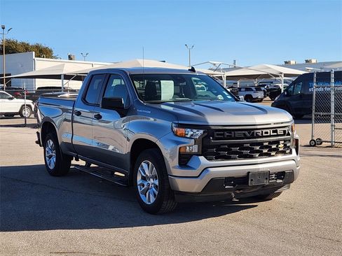 Used 2024 Chevrolet Silverado 1500 Custom image 2