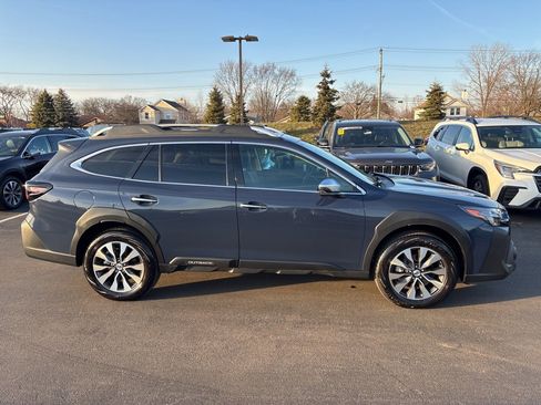 Used 2025 Subaru Outback Touring XT image 2