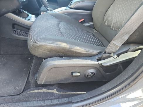 Used 2020 Dodge Journey SE w/ SE Popular Equipment Group FWD image 18