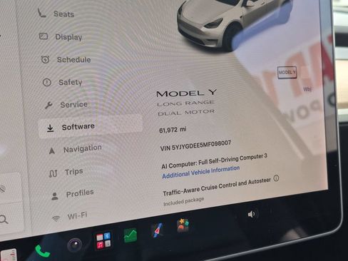 Used 2021 Tesla Model Y Long Range AWD/4WD image 21