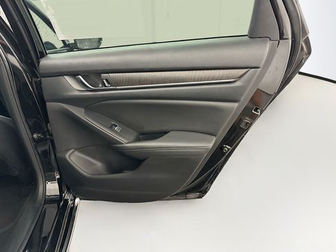Used 2019 Honda Accord EX-L image 31