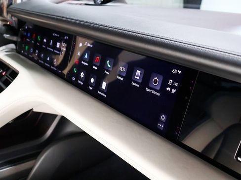 Used 2020 Porsche Taycan image 38