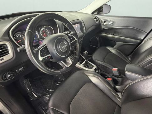 Used 2020 Jeep Compass Latitude FWD image 18