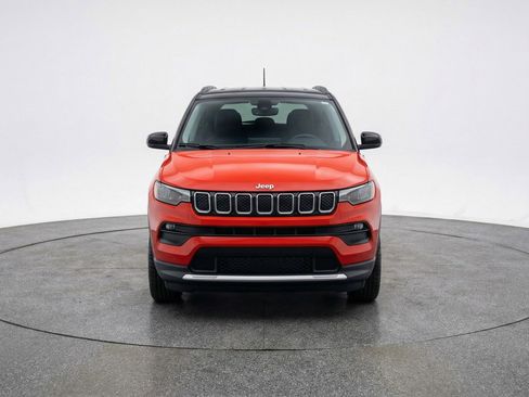 Used 2025 Jeep Compass Limited AWD/4WD image 2