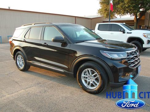 Used 2025 Ford Explorer Active RWD image 7