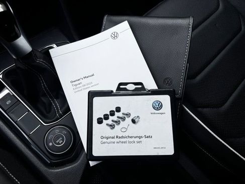 Used 2024 Volkswagen Tiguan SEL R-Line image 17