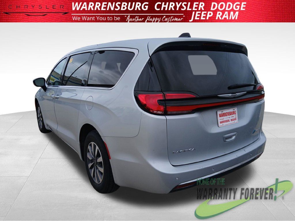 Used 2024 Chrysler Pacifica Limited FWD image 7