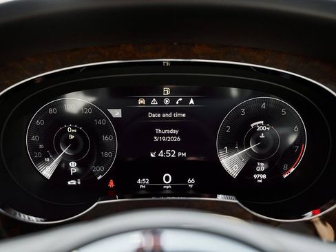 Used 2023 Bentley Bentayga Extended Wheelbase image 65