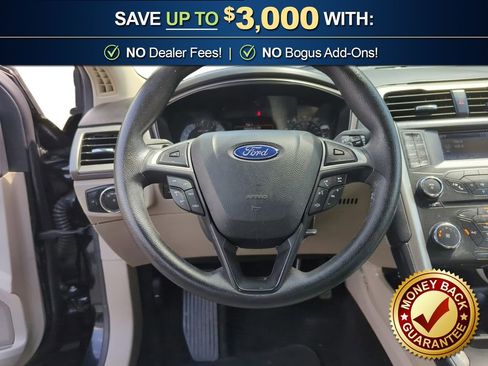 Used 2017 Ford Fusion SE FWD image 18