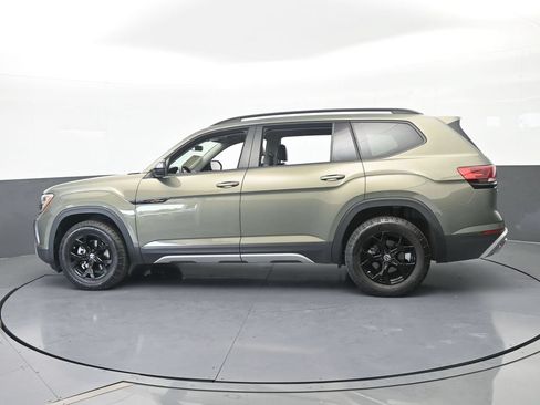 Used 2024 Volkswagen Atlas Peak Edition SE AWD/4WD image 3