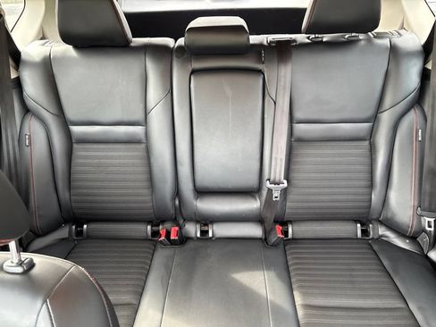 Used 2025 Nissan Rogue SV AWD/4WD image 20