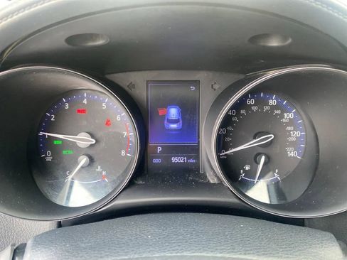 Used 2019 Toyota C-HR LE image 15