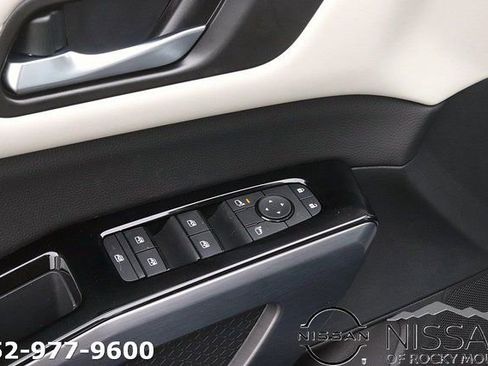 New 2026 Nissan Pathfinder SL w/ SL Premium Package AWD/4WD image 11