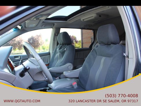Used 2010 Toyota Sienna XLE Limited FWD image 11