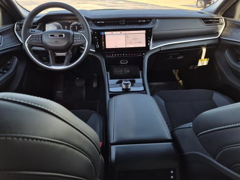 New 2026 Jeep Grand Cherokee L 2WD image 17