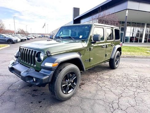 Used 2022 Jeep Wrangler Unlimited Sport image 3