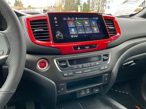 Used 2024 Honda Passport TrailSport image 17