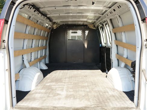 Used 2024 Chevrolet Express 2500 w/ Driver Convenience Package image 19