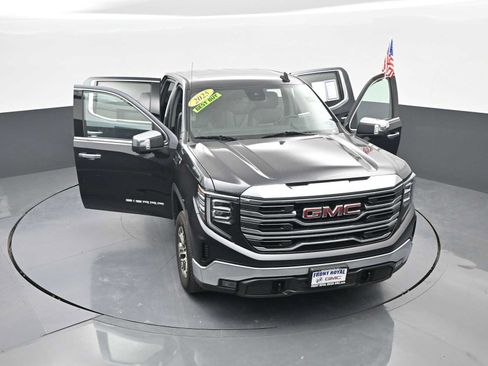 Used 2025 GMC Sierra 1500 SLT AWD/4WD image 40