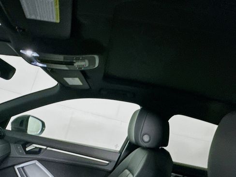 Used 2024 Audi Q3 2.0T Premium image 25