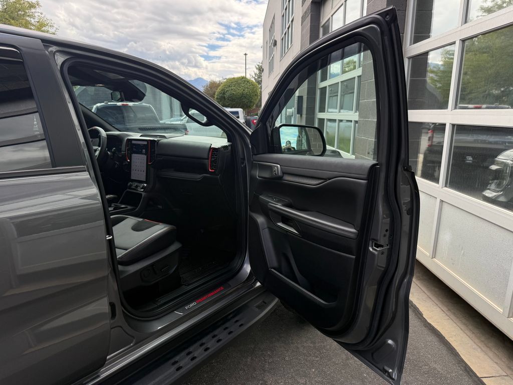 Used 2025 Ford Ranger Raptor AWD/4WD image 40