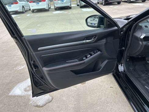 Used 2024 Nissan Altima 2.5 SR image 18