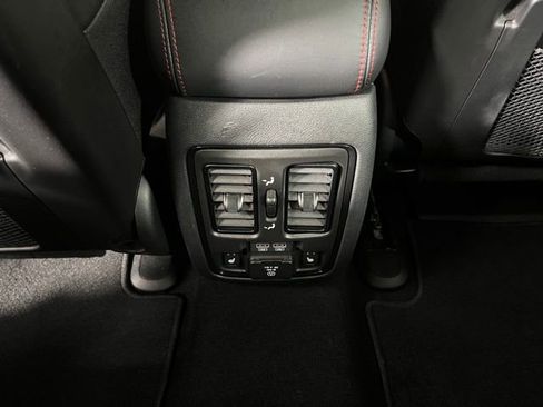 Used 2023 Dodge Durango GT image 40