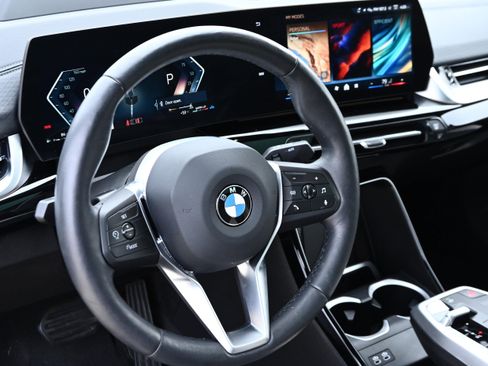 Certified 2025 BMW X2 xDrive28i image 12